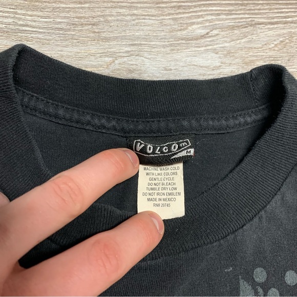 2000’s Volcom Graphic Tee - Picture 3 of 4